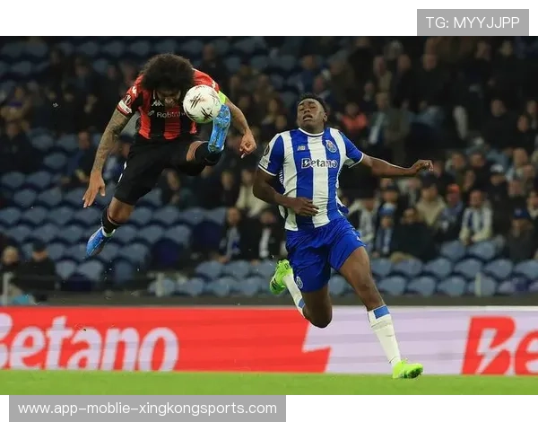 波尔图中前场在比赛中形成强大攻势